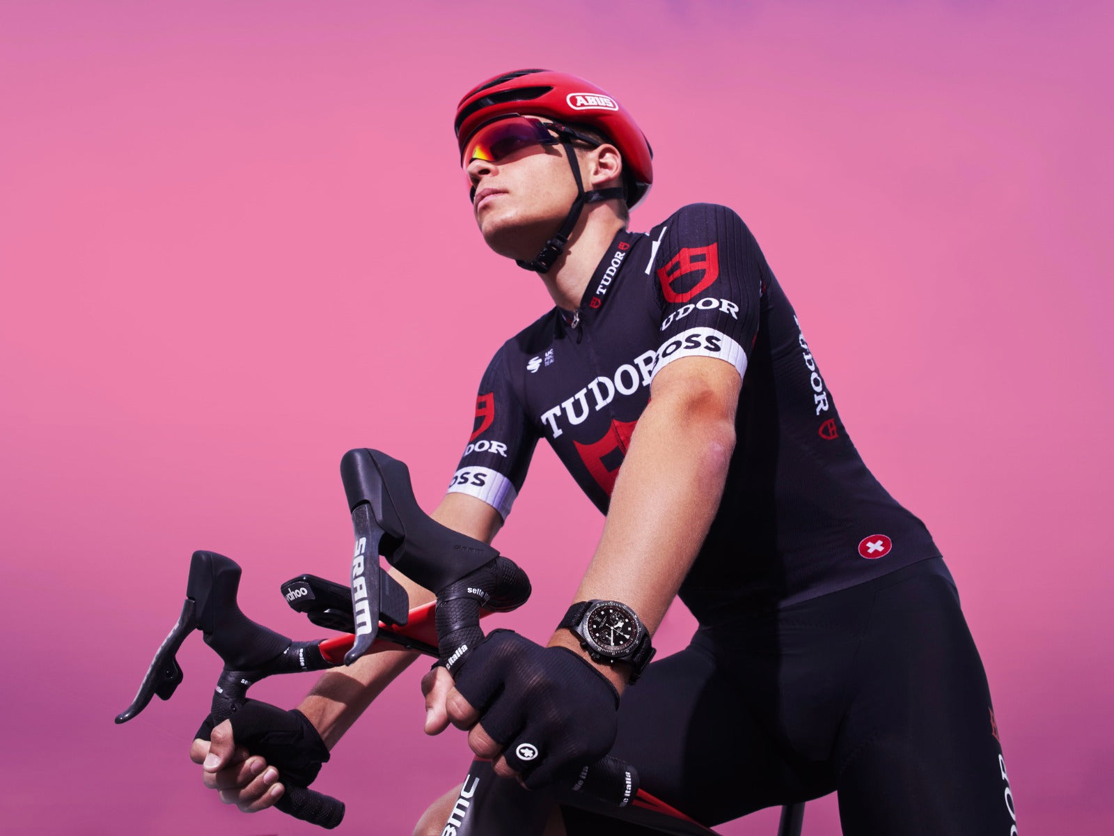 Tudor launches special "cycling edition" Pelagos FXD for the Giro d'Italia